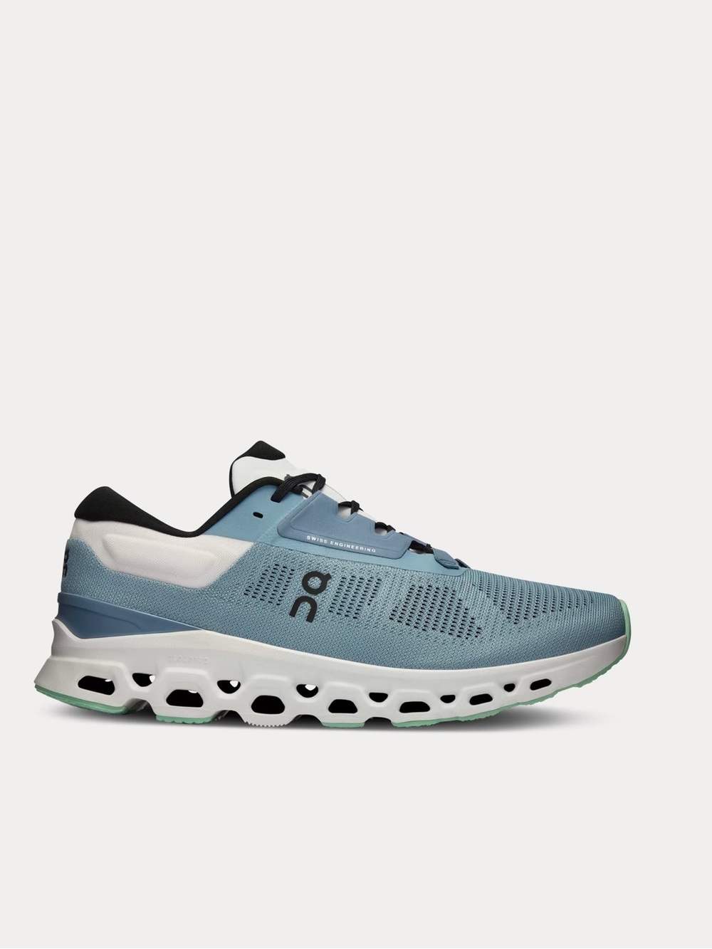 On Running Mens On Running Cloudstratus 3:
Size 10.5